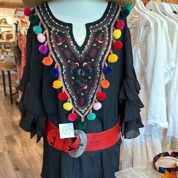 FRENCH VINTAGE Vibrant Red Leather Belt with Silver Oval Buckle - Picture 10 of 11